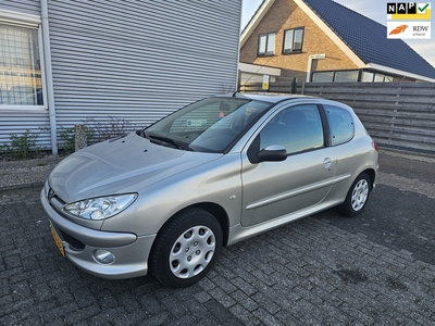 Peugeot 206 1.4 Forever 3- deurs Airco Bj:2007 NAP!