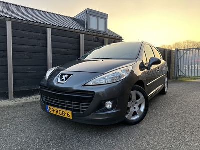 Peugeot 207 1.6 VTi Allure luxe uitvoering! (bj 2011)