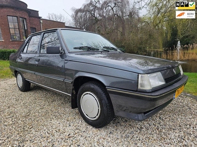 Renault 9 R 9 Automatic UNIEK *128.612km* 1e eigenaar