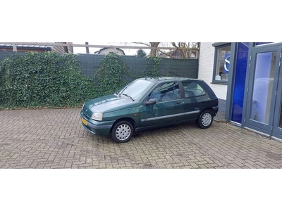 Renault Clio 1.4 Fidji Automaat Apk 05-03-2025!