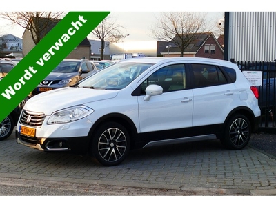 Suzuki S-Cross 1.6 High Executive. Panodak, Leer