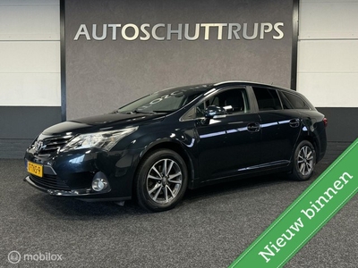 Toyota Avensis 1.8 VVTi Comfort NAVI / CLIMA / CRUISE / HAAK