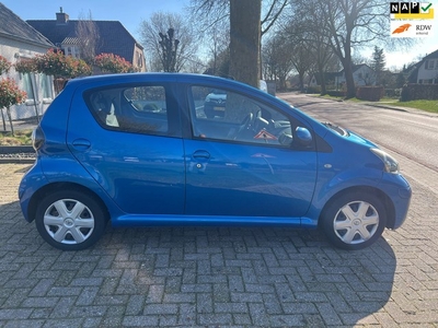 Toyota Aygo 1.0-12V Comfort Navigator nieuwe apk