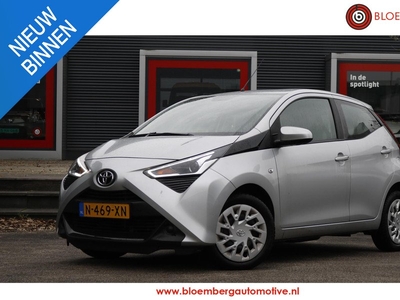 Toyota Aygo 1.0 VVT-i x-play | Apple CarPlay