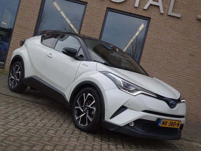 TOYOTA C-HR 1.8 Hybrid Bi-Tone Plus - Automaat, Navigatie, Rijstrook sensor, Camera, Automatische airco, Cruise Control, Parkeersensoren, JBL-Sound, Stoelverwarming,