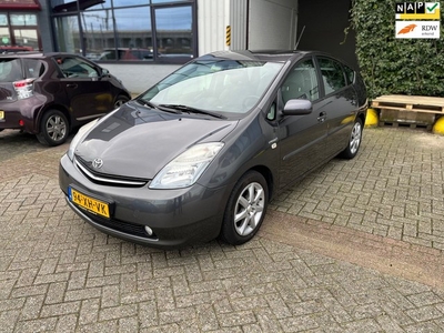 Toyota Prius 1.5 VVT-i Tech Edition