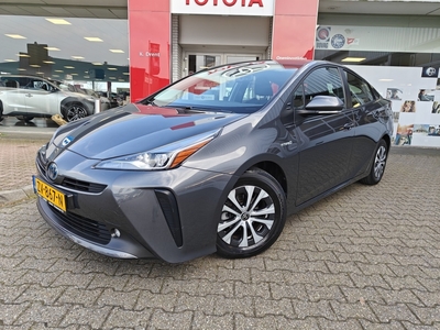 TOYOTA PRIUS 1.8 Dynamic | Navigatie | JBL | Trekhaak | Blind Spot | HUD | St