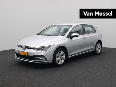 Volkswagen Golf 1.0 TSI Life | Navigatie | Apple Carplay / Android Auto | Virtual Cockpit | Adaptive Cruise | Parkeersensoren V+A | Sfeerverlichting | DAB | LED Koplampen |