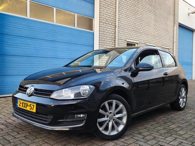 Volkswagen Golf 1.2 TSI Airco-Navi-Cruise-Camera-Pdc-105Pk