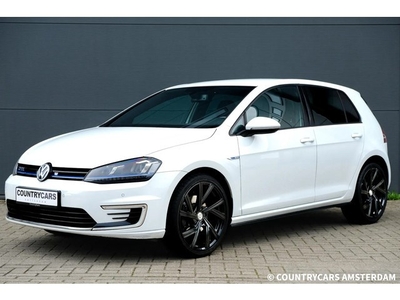 Volkswagen Golf 1.4 TSI GTE DISCOVER PRO CAMERA