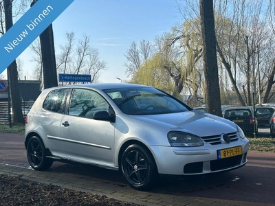 Volkswagen Golf 1.6 FSI Sportline CLIMA!NAVI!LM