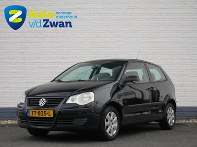 Volkswagen Polo 1.4-16V Trendline Airco/Cruise/Trekhaak!