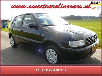 Volkswagen Polo 1.4i 1997 Youngtimer, 4-deurs,Trekhaak