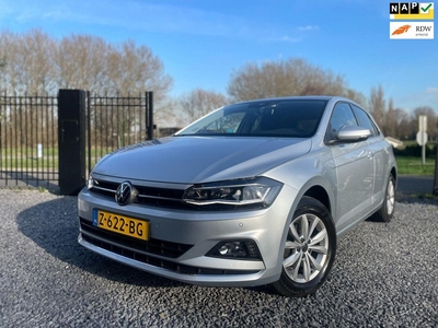 Volkswagen POLO TSI Highline / LED / Camera / Automaat/ Stoelverwarming / CLIMATE CONTROL / GARANTIE