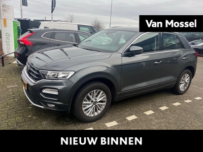 VOLKSWAGEN T-ROC 1.0 TSI Style 110 PK | Navigatie | Camera | Adaptive Cruise Control | Climate Control | Stoelverwarming | Parkeersensoren | LED | Lichtmetalen velgen | Buitenspiegels elektrisch inklapbaar |