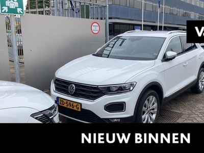 VOLKSWAGEN T-ROC 1.5 TSI Sport 150 PK | Automaat | Navigatie | Adaptive Cruise Control | Climate Control | Stuur & Stoelverwarming | Parkeersensoren | Virtual Cockpit | Rijprofielen | LED | Lichtmetalen velgen | Privacy glass |