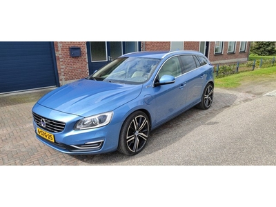 Volvo V60 APK t/m 15-01-2025 2.4 D6 AWD Plug-In Hybrid