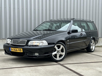 Volvo V70 2.3 R AWD 240PK 81DKM - Schuifdak - Unieke Auto - Originele Staat