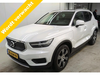 VOLVO XC40 2.0 T4 Inscription 190 pk Automaat Panoramadak Navigatie Stoelverwarming Leder Extra Getint Glas Wit Metallic Sport Comfortstoelen Led Koplampen NL Auto 1e Eigenaar