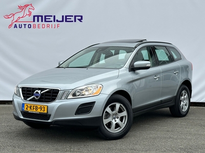 VOLVO XC60 2.0 D4 Kinetic Sportvelgen | Panoramadak | Cruise | Clima | Navigatie | Stoelverwarming | Trekhaak | Automaat !!