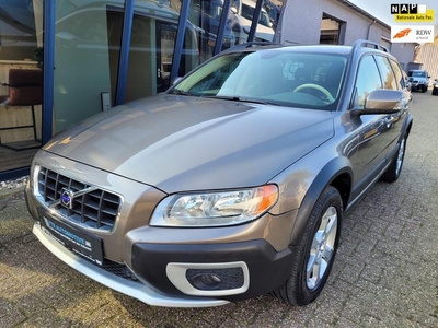 Volvo XC70 2.4 D5 Automaat Momentum AWD LEER / NAVI /