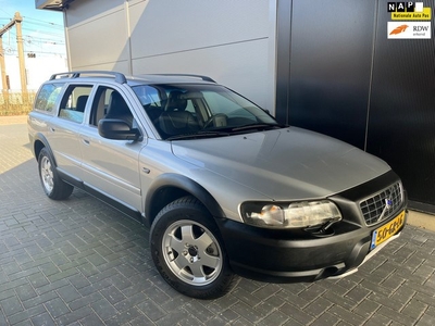 Volvo XC70 2.4 T AWD 7-persoons met Automaat & Leer 200