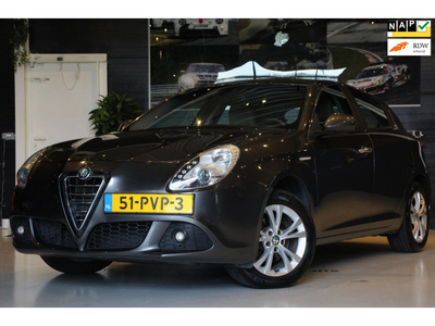 Alfa Romeo Giulietta 1.4 T Distinctive - LEDER - CRUISE - TREKHAAK - CLIMA - ORG NL