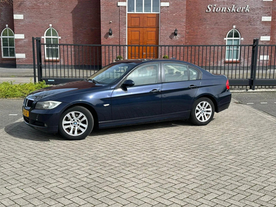 BMW 3-serie 318i Business Line #AIRCO/CRUIS/PDC/AUTOMAAT/APK/NAP