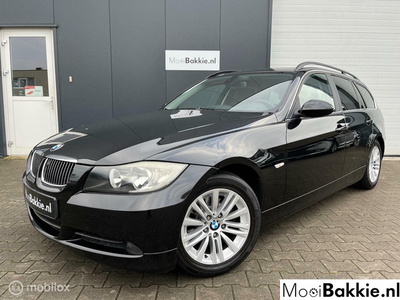 BMW 3-serie Touring 325i High Executive Touring Navi / Trekhaak / NAP / Netjes!