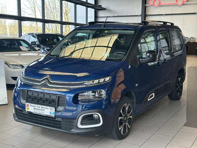 Citroën Berlingo XL 1.2 PureTech Shine XTR 7p. | 7-zits | Automaat -8 | Carplay | HUD | Winter-pakket Interesse, Proefrit? Bel of app met: 06-24 28 28 42