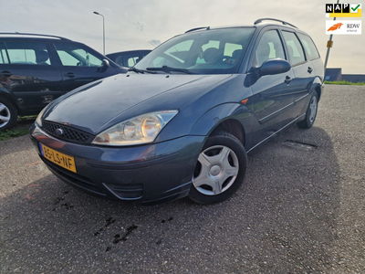 Ford Focus Wagon 1.6-16V Centennial/airco/navi/apk 18-10-2024/trekhaak/camera/rijd schakelt goed inruil auto zo meenemen