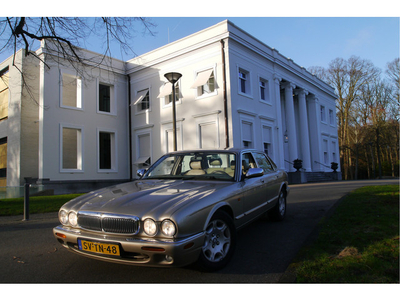 Jaguar XJ 3.2 V8 SOVEREIGN RIJKLAAR, 10.000 KM P/JR GEREDEN.