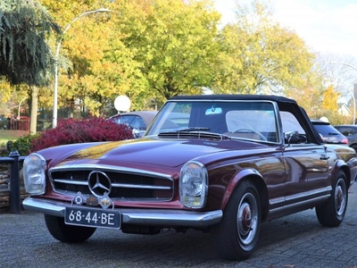 Mercedes-Benz 230 SL Pagode