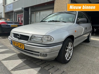 Opel Astra 1.6i GL 5DRS 2X ELECT. RAMEN LMV RIJDT GOED NAP APK