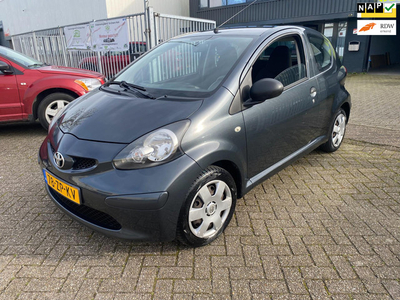 Toyota Aygo 1.0-12V l 2e eigenaar l Met boekjes en sleutels compleet!