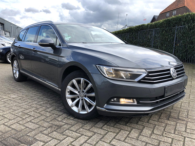 Volkswagen Passat Variant 1.6 TDI Highline Navi/Leer/Pano/Camera/Digi Dashboard