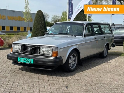 Volvo 245 2.7 V6 141 PK GERSTAUREERD * APK 06-2024 EL RAMEN / TREKHAAK