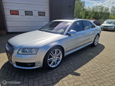 Audi A8 5.2 S8 BOMVOL YOUNGTIMER