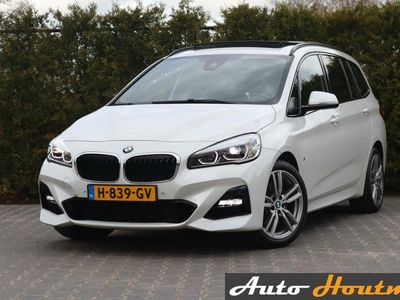 BMW 2-serie Gran Tourer 220i 192 pk M sport automaat 7persoons. High Executive Leder|Panodak|Camera|Head up display|Camera|Rijke uitrusting!|1e eigenaar