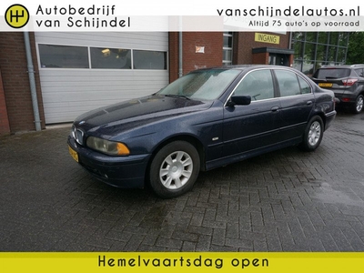 BMW 5 Serie 525i 192PK 6 CILINDER YOUNGTIMER KEURIGE STAAT EN PRIMA RIJDEND ECC AIRCO CRUISECONTROL PARKEERSENSOREN AFN.TREKHAAK LMV 4X ELECTR.RAMEN/SPIEGELS