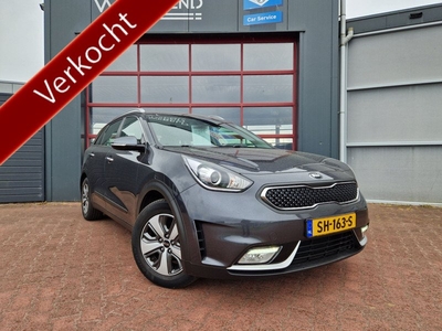 Kia Niro 1.6 GDi Hybrid DynamicLine 12 MND BOVAG GAR. | CAMERA | NAVI | APPLE/ANDROID | CC | HALF LEER | DAB+