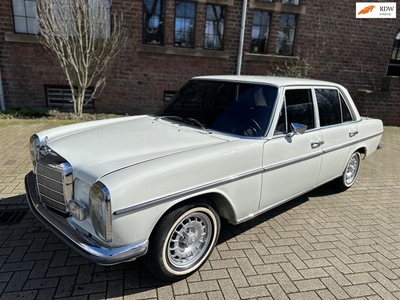 Mercedes-Benz 200-280 (W115) 200 Automaat compleet gerestaureerd check