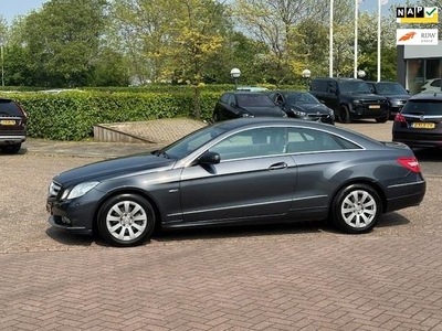 Mercedes-Benz E-klasse Coupé 250 CGI Avantgarde Automaat,bj.2009,kleur: grijs,half leder,navigatie,climate,NAP 293531 km.APK 08/24