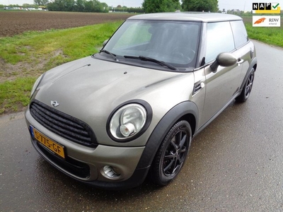 Mini Mini 1.6 One Jet Black Airco! 2012!