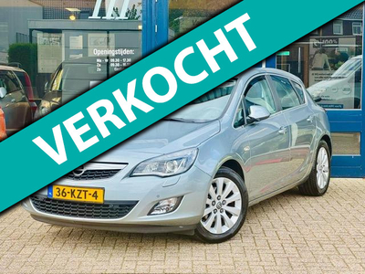 Opel Astra 1.6 Turbo Cosmo 180PK! NL AUTO NAP! Navi l Cruise l Xenon l PDC l Afneem haak l Chrome l 17'LM! NIEUWSTAAT!