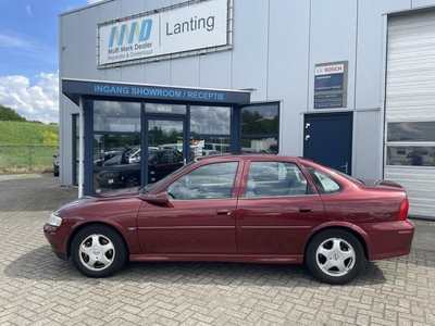 Opel Vectra 2.0-16V Diamond airco automaat zo mee