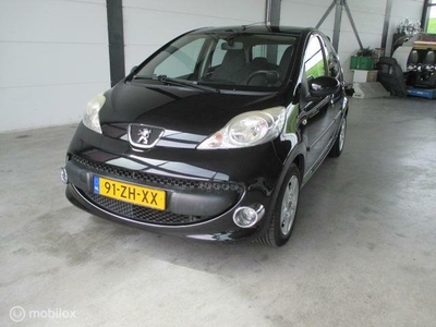 Peugeot 107 1.0-12V XS Urban Move 5deurs airco