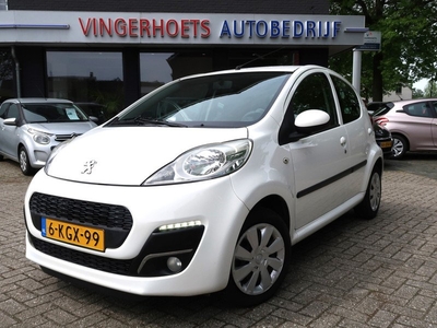 Peugeot 107 1.0 Active 5-deurs * Airco * Led Dagrij verlichting * Radio-CD speler * Stuurbekrachtiging * Boekjes en Kilometerpas aanwezig *