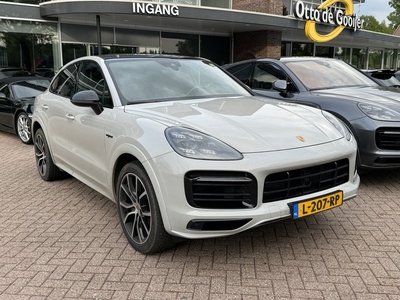 Porsche Cayenne Coupé 3.0 E-Hybrid / Panoramadak / 360Camera / Head-up / Keyless / Matrix LED / Luchtvering / 21'' / ACC / Bose / Dodehoek / Sportuitlaat / Stuurverwarming