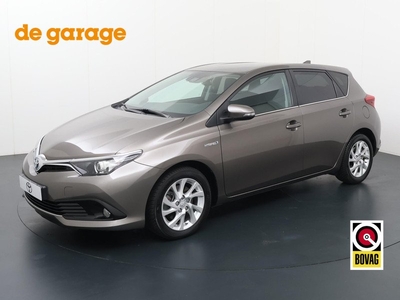 Toyota Auris 1.8 Hybrid Dynamic | Automaat | Cruise | Climate | achteruitrijcamera | Trekhaak | Navigatie | Bluetooth | DAB+ | Voorruitverwarming | Spraakbediening | Inklapbare spiegels | Deurvergrendeling | Multifunctioneel stuurwiel | LM16'' |